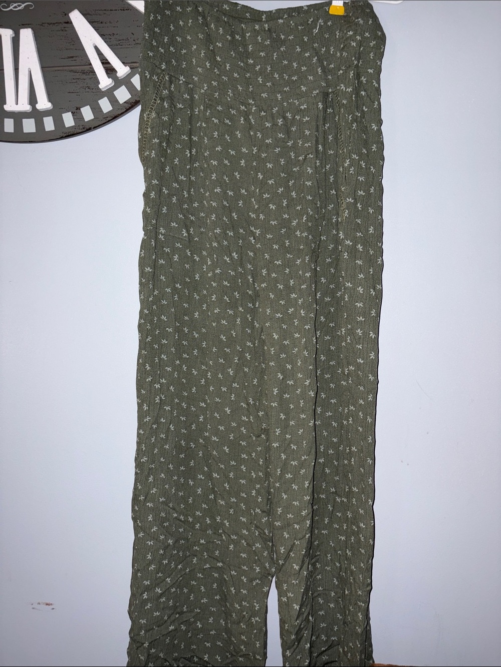 Three dots Olive Green elastic waist flowy wide lounge pants with White Floral